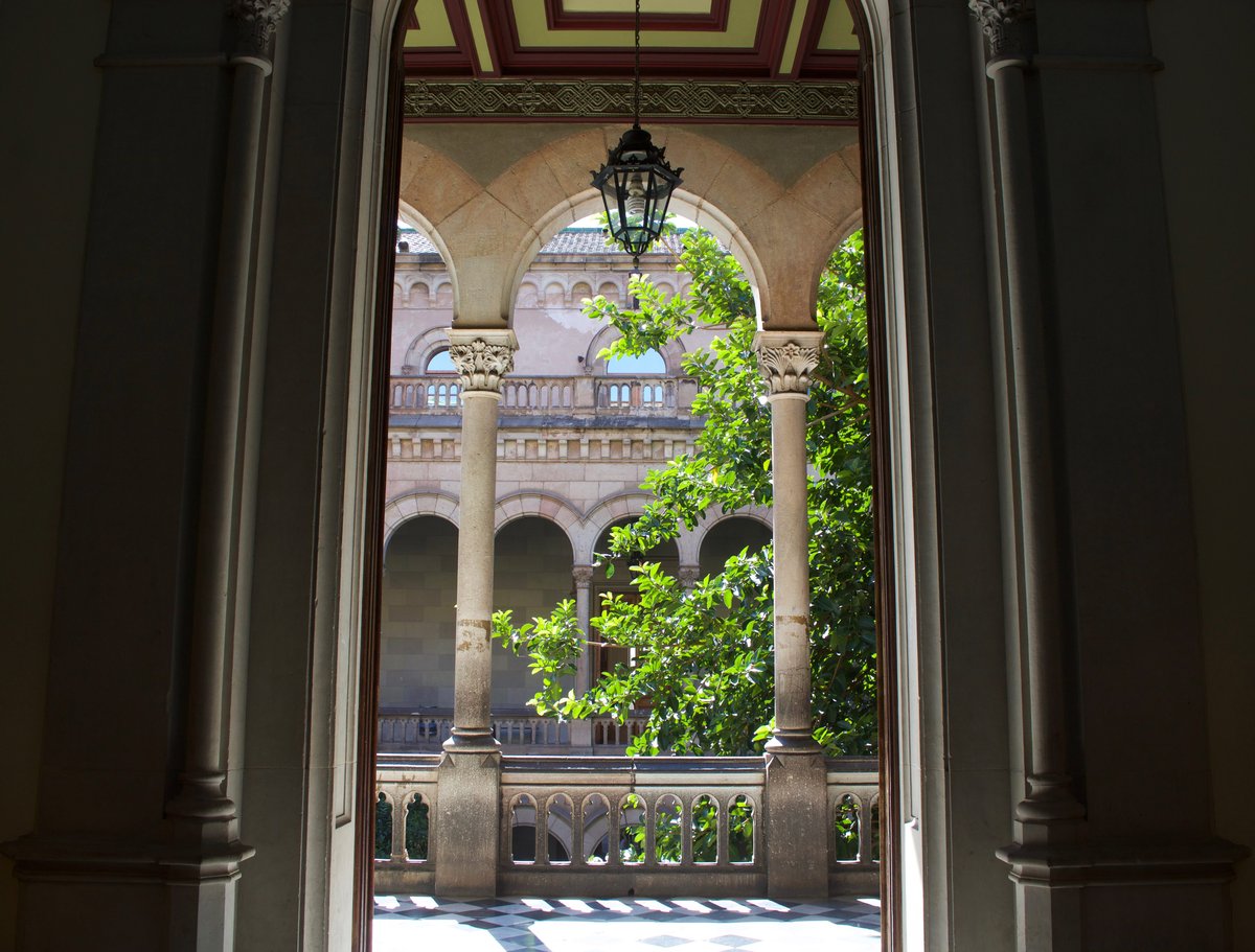University-of-Barcelona-campus-Doorway-UB