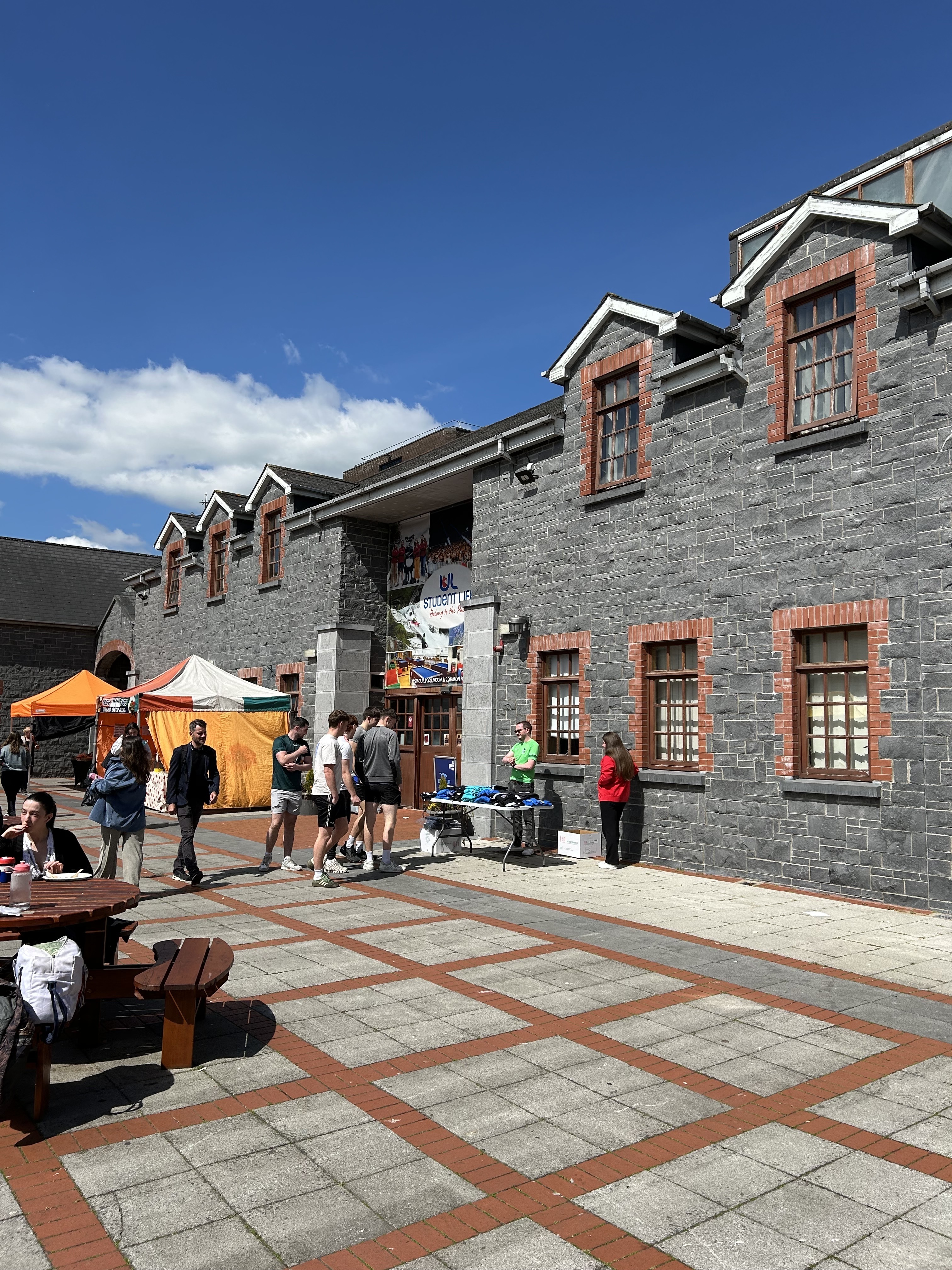 Food market on campus at UL