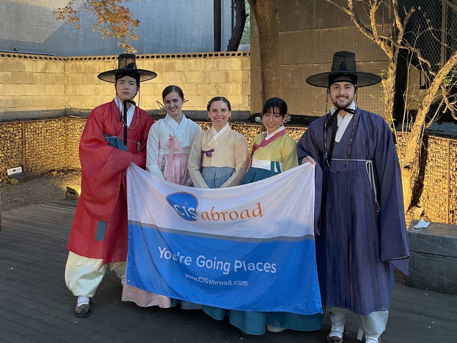 Hanbok wearing experience 
